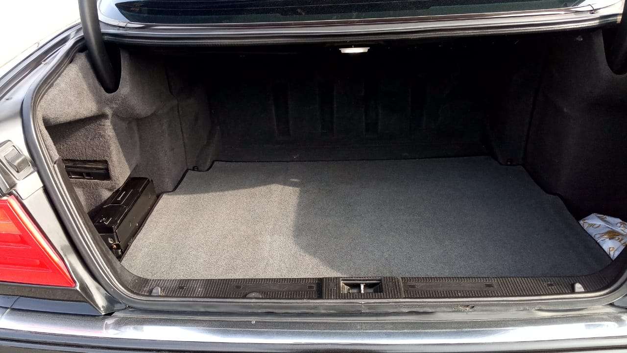 Mercedes E 240, 1999 il, 2.4 L, 382 850 km