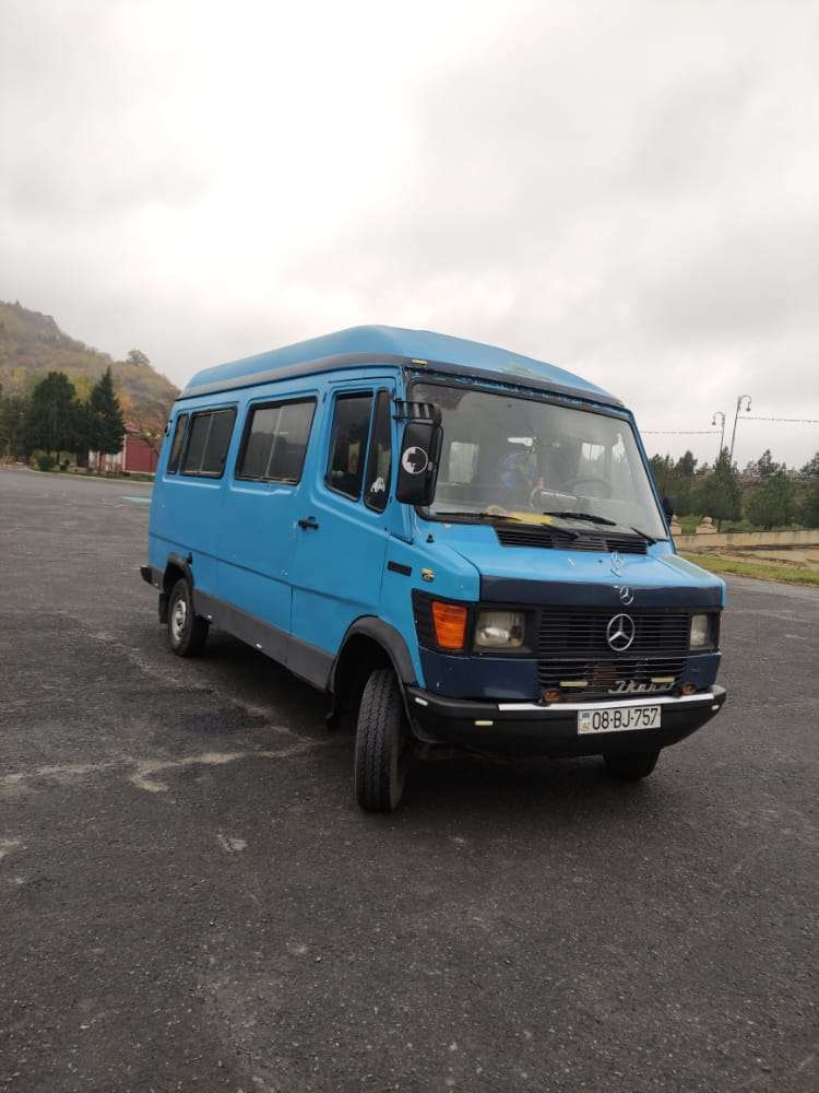 Mercedes 208 D, 1990 il, 2.3 L, 400 000 km