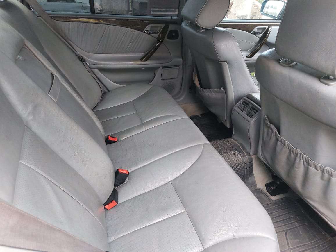 Mercedes E 220, 2001 il, 2.2 L, 470 000 km