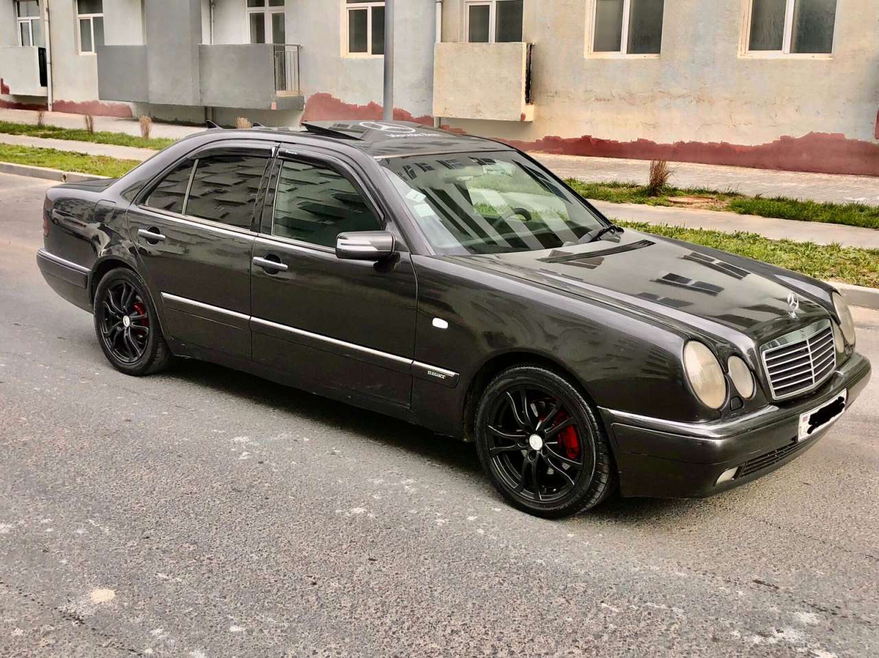 Mercedes E 320, 1997 il, 3.2 L, 327 802 km