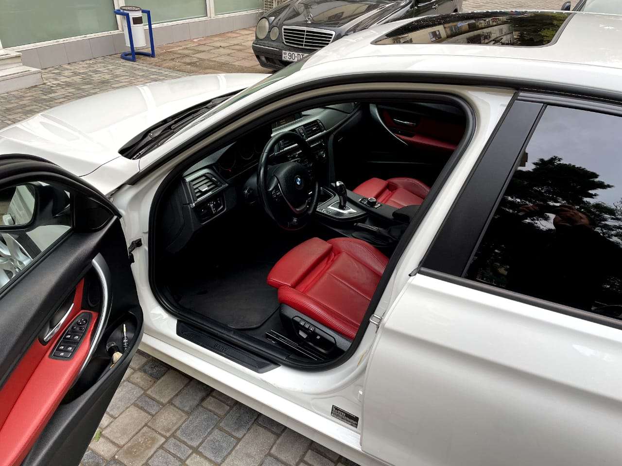 BMW 320, 2014 il, 2.0 L, 223 000 km