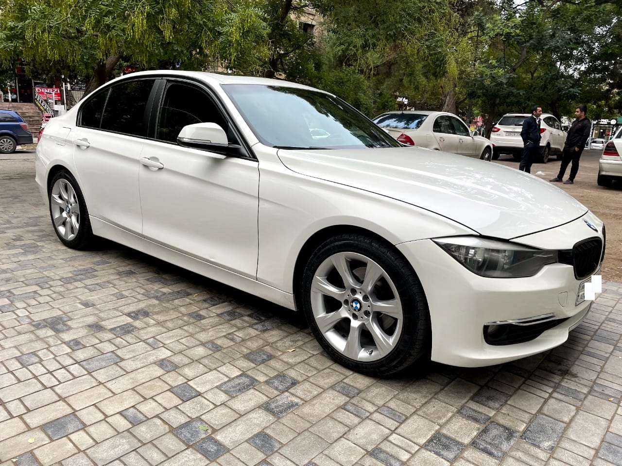 BMW 320, 2014 il, 2.0 L, 223 000 km
