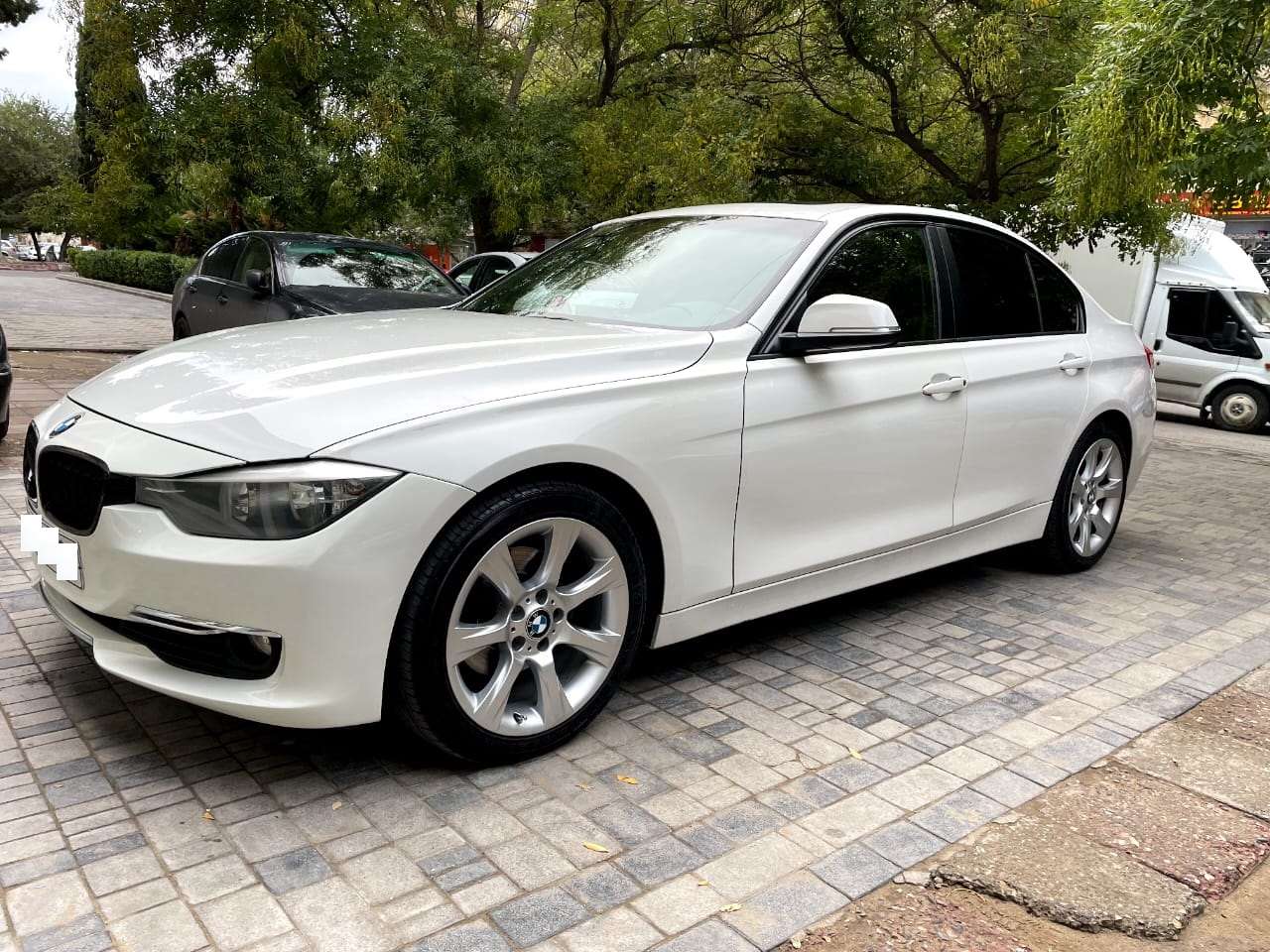 BMW 320, 2014 il, 2.0 L, 223 000 km