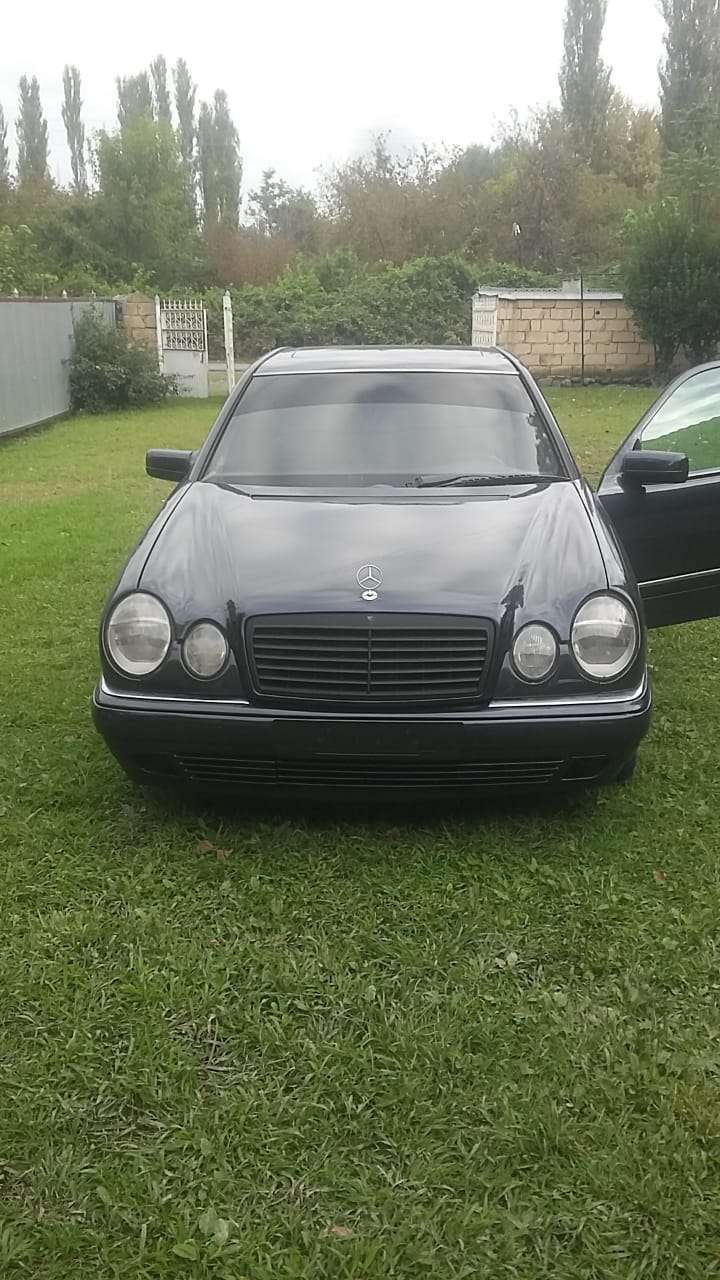 Mercedes E 320, 1997 il, 3.2 L, 485 000 km