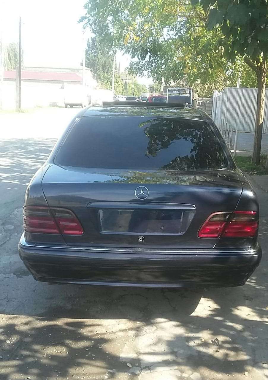 Mercedes E 320, 1997 il, 3.2 L, 485 000 km