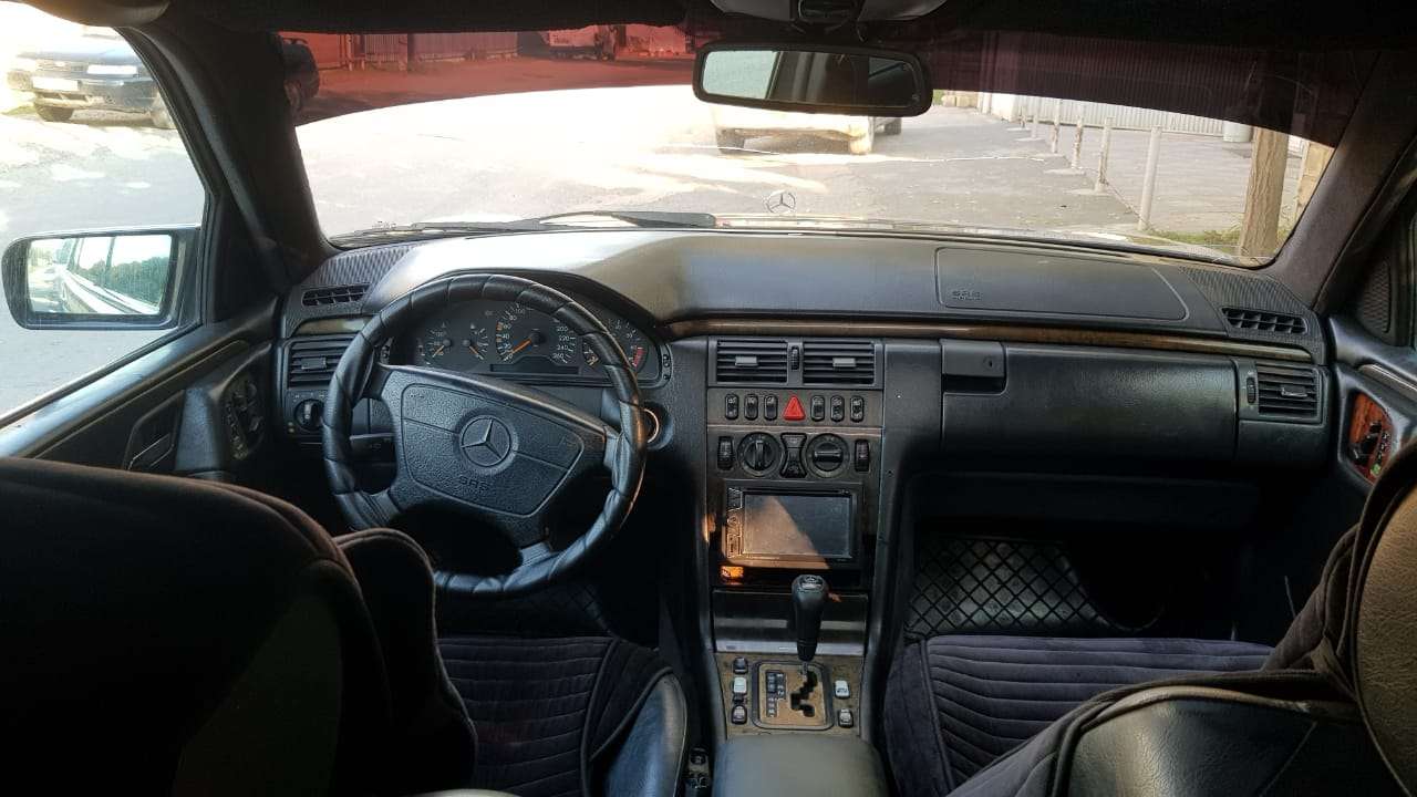 Mercedes E 320, 1997 il, 3.2 L, 485 000 km