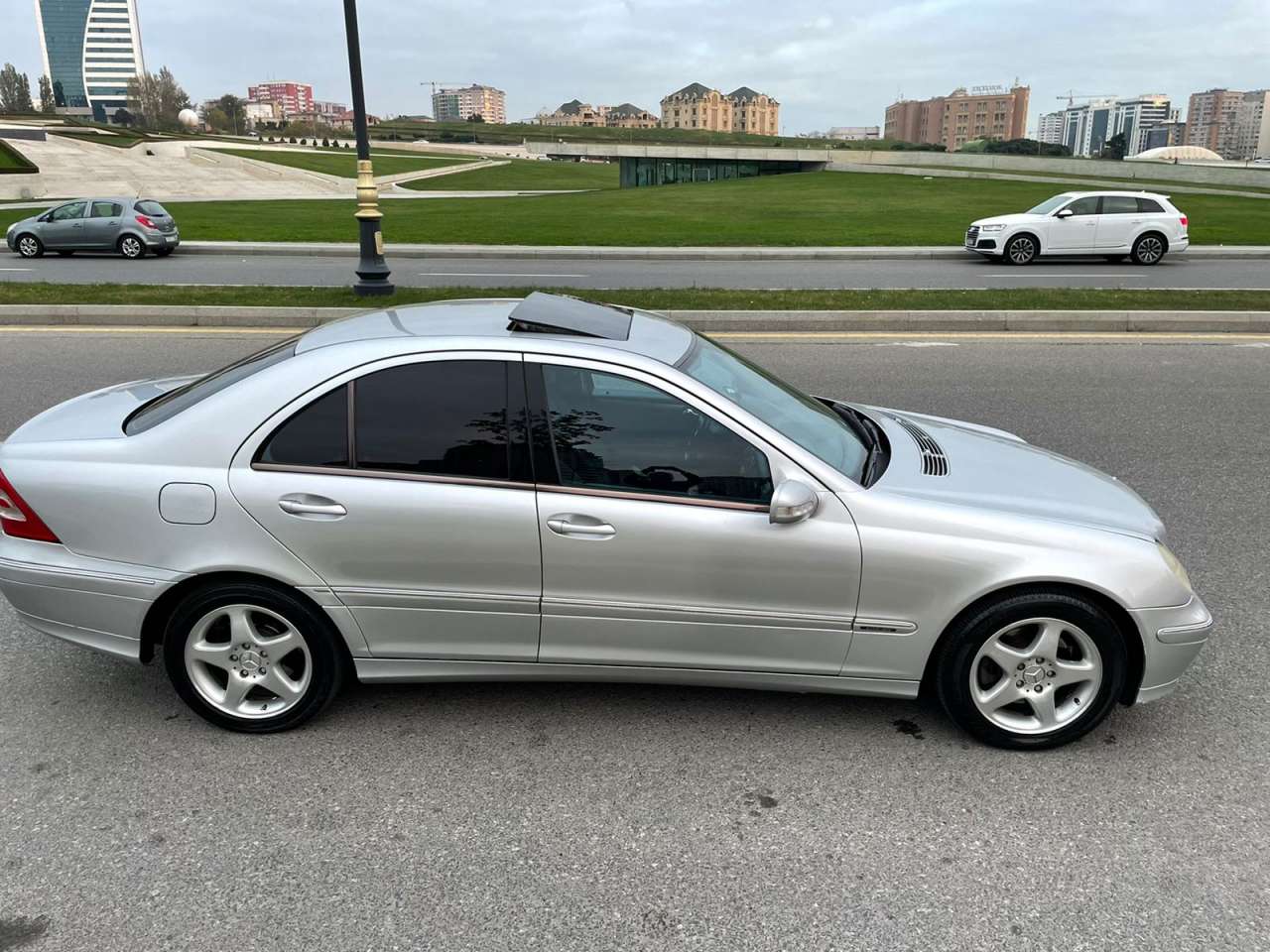 Mercedes C 240, 2002 il, 2.6 L, 366 000 km
