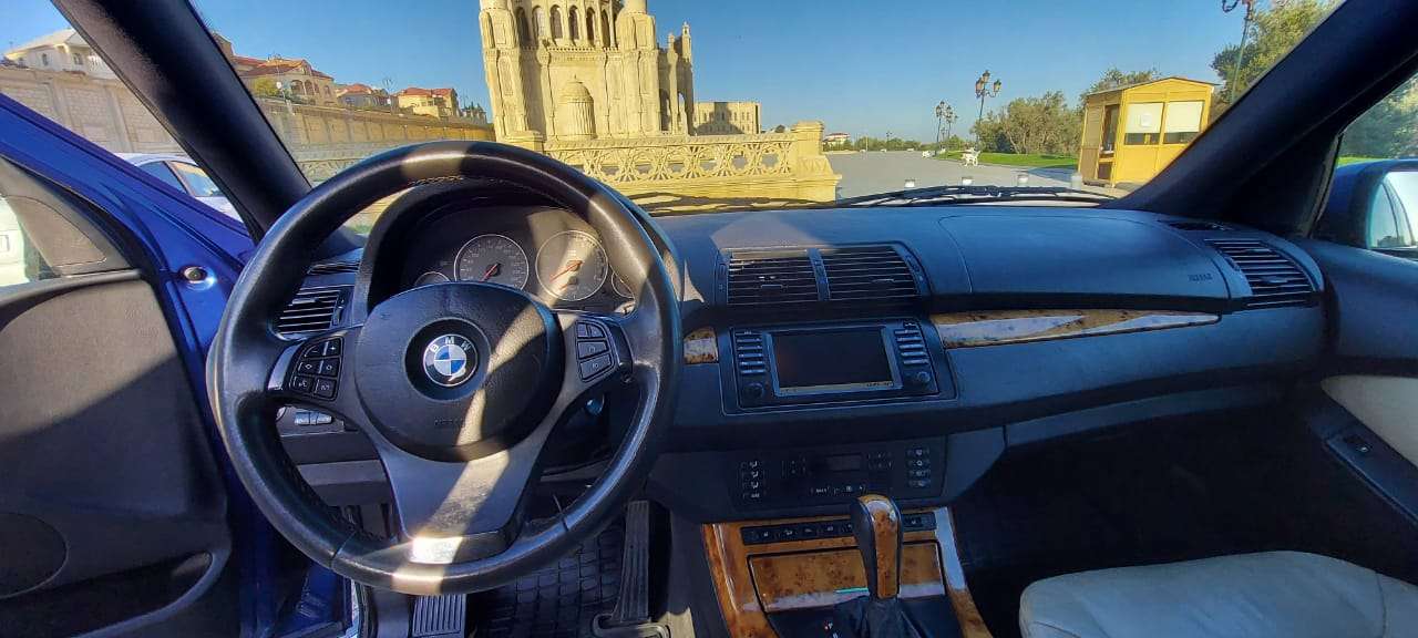 BMW X5, 2005 il, 4.8 L, 270 000 km