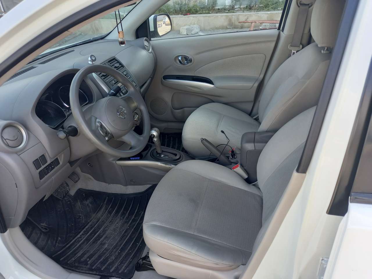 Nissan Sunny, 2012 il, 1.5 L, 170 000 km