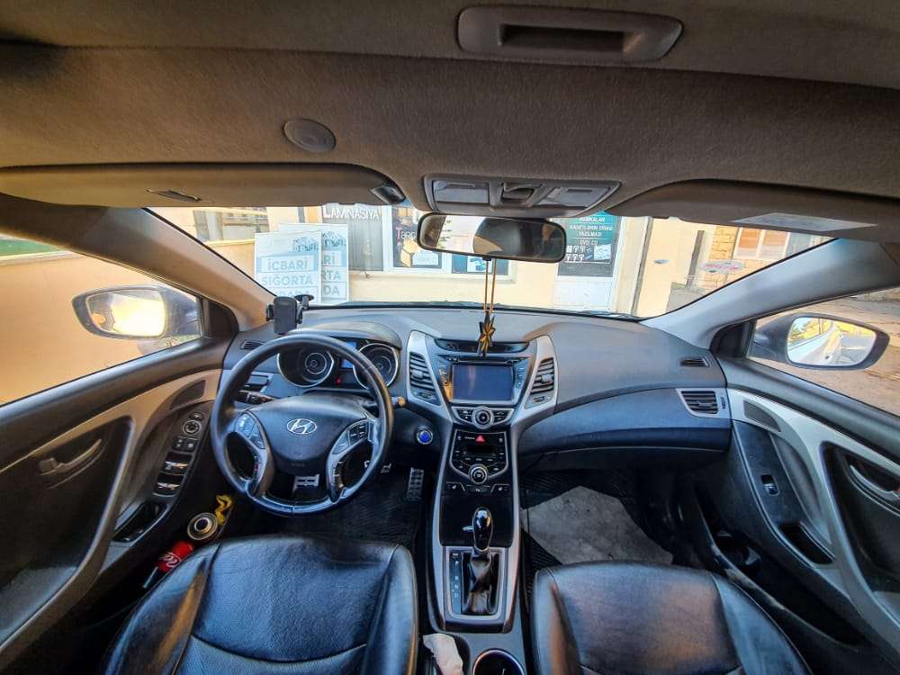Hyundai Elantra, 2014 il, 1.8 L, 130 000 km