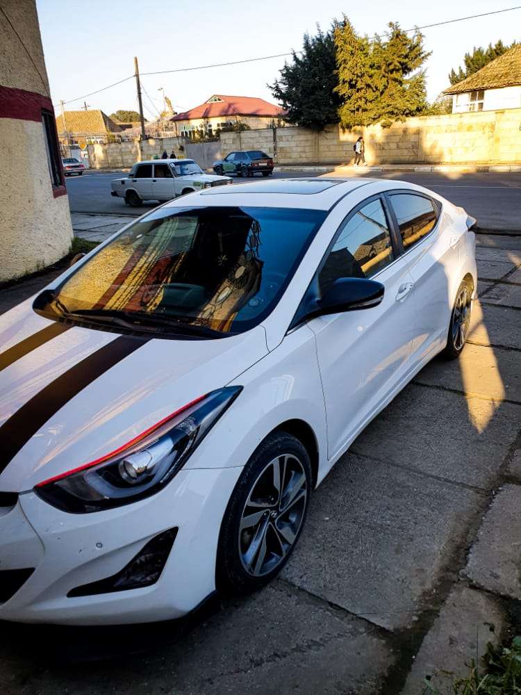 Hyundai Elantra, 2014 il, 1.8 L, 130 000 km