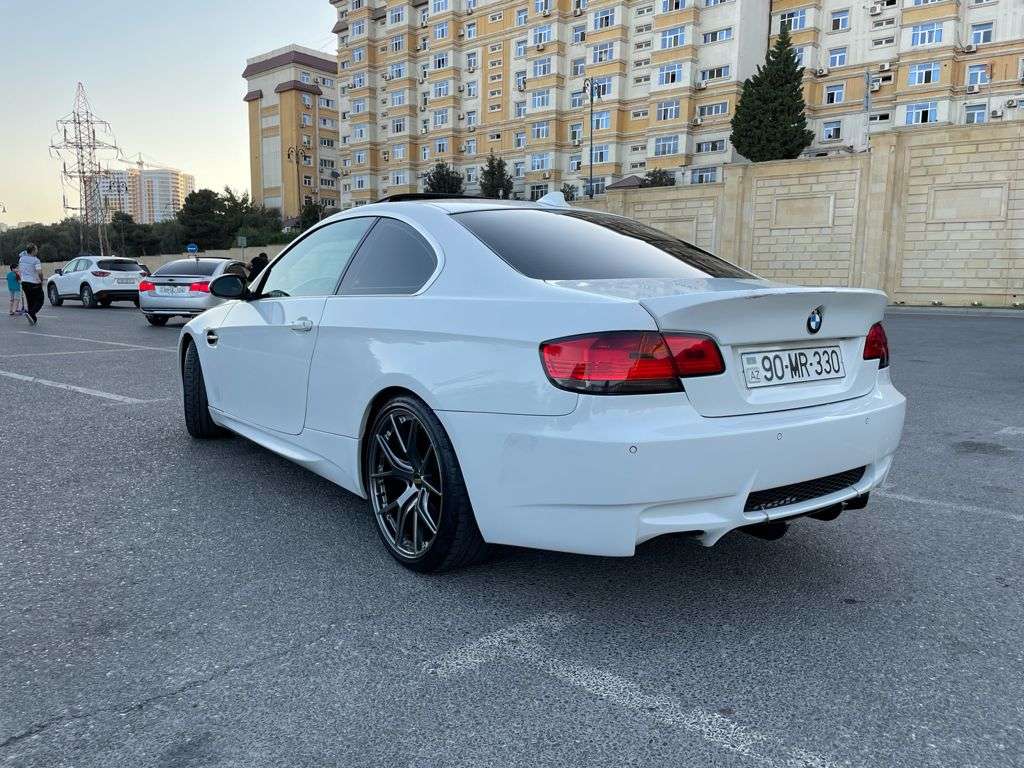 BMW 325, 2007 il, 2.5 L, 229 000 km