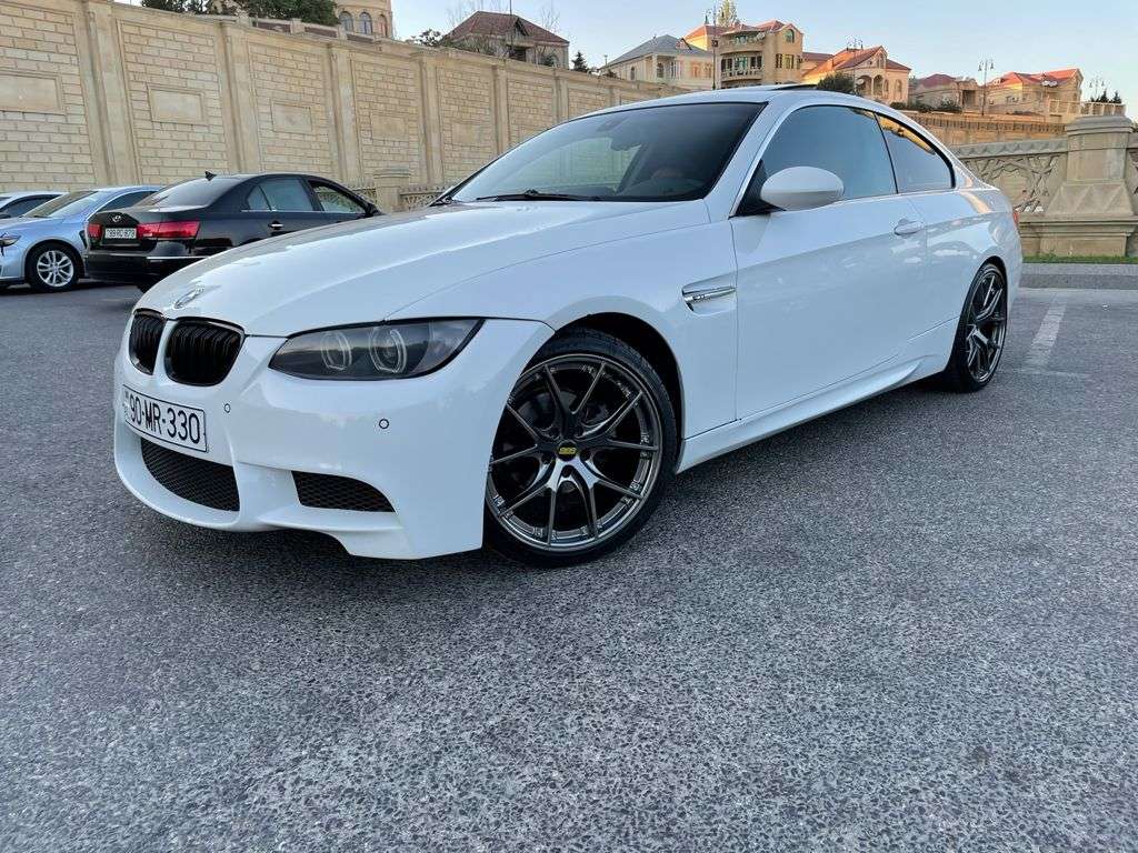 BMW 325, 2007 il, 2.5 L, 229 000 km