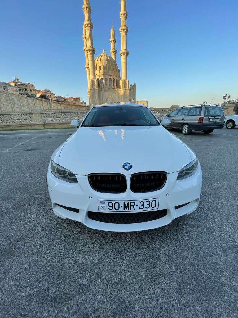 BMW 325, 2007 il, 2.5 L, 229 000 km