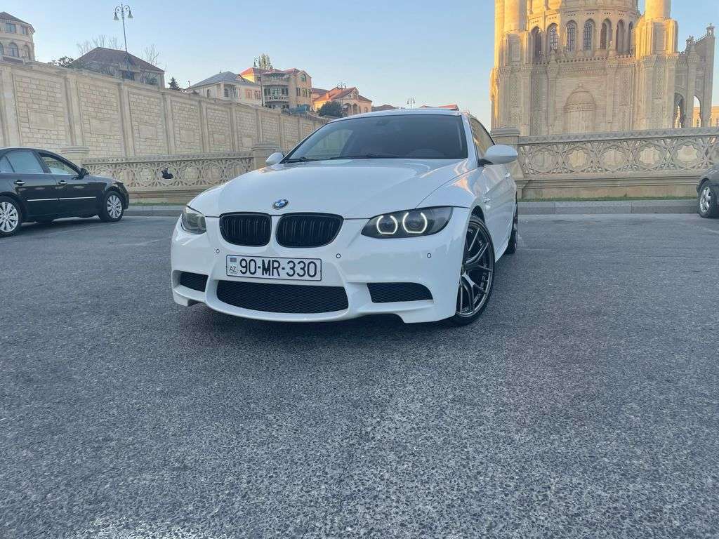 BMW 325, 2007 il, 2.5 L, 229 000 km