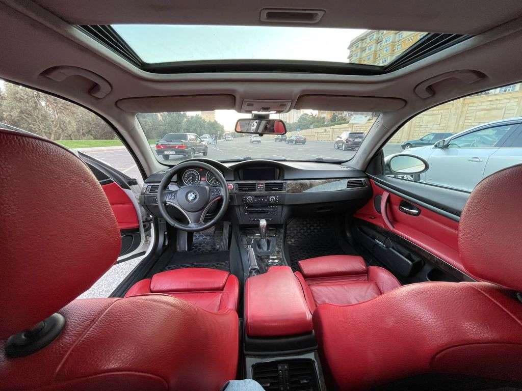 BMW 325, 2007 il, 2.5 L, 229 000 km