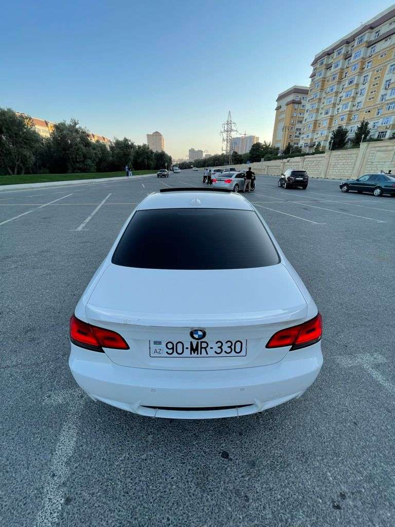 BMW 325, 2007 il, 2.5 L, 229 000 km
