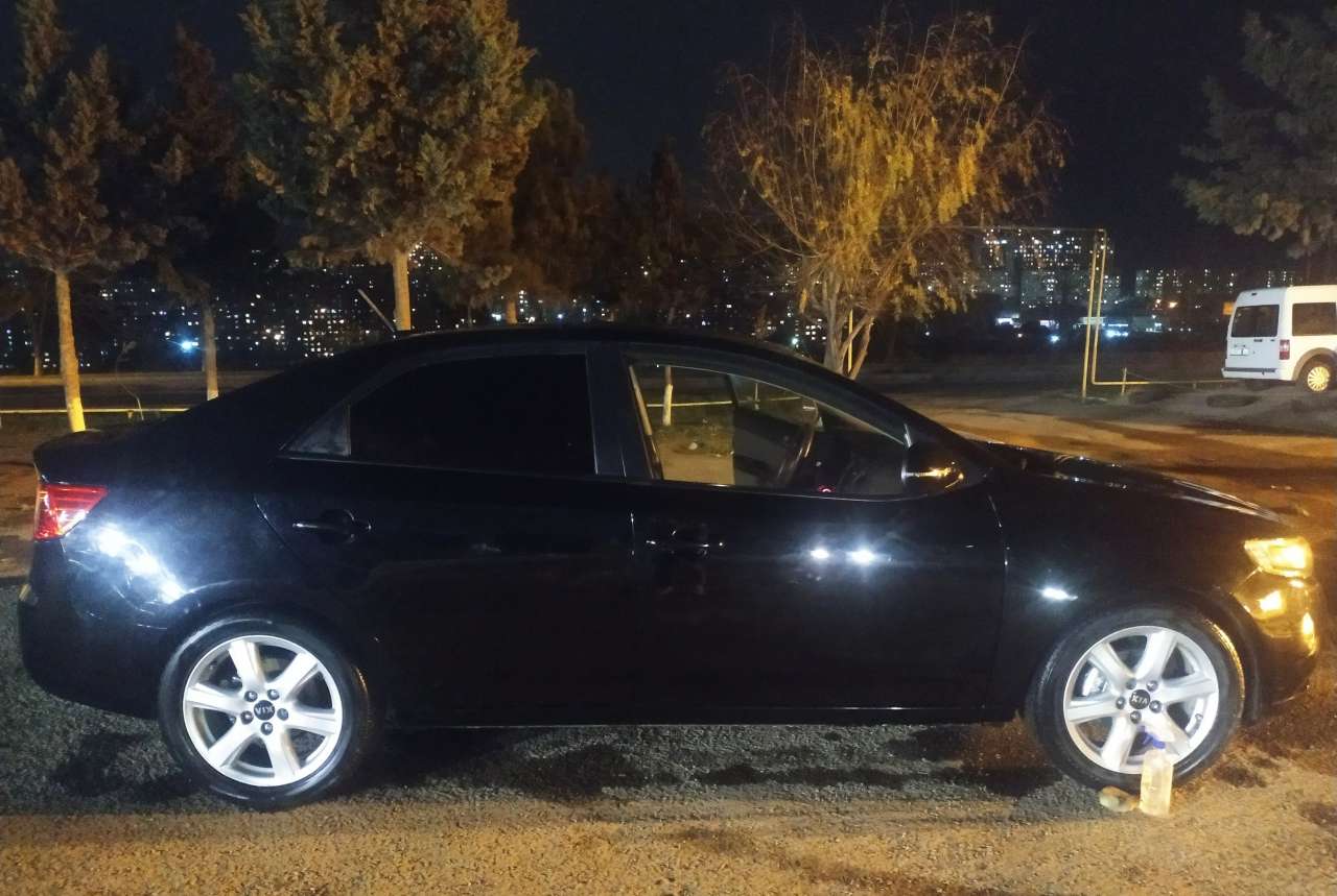 Kia Cerato, 2012 il, 2.0 L, 221 000 km