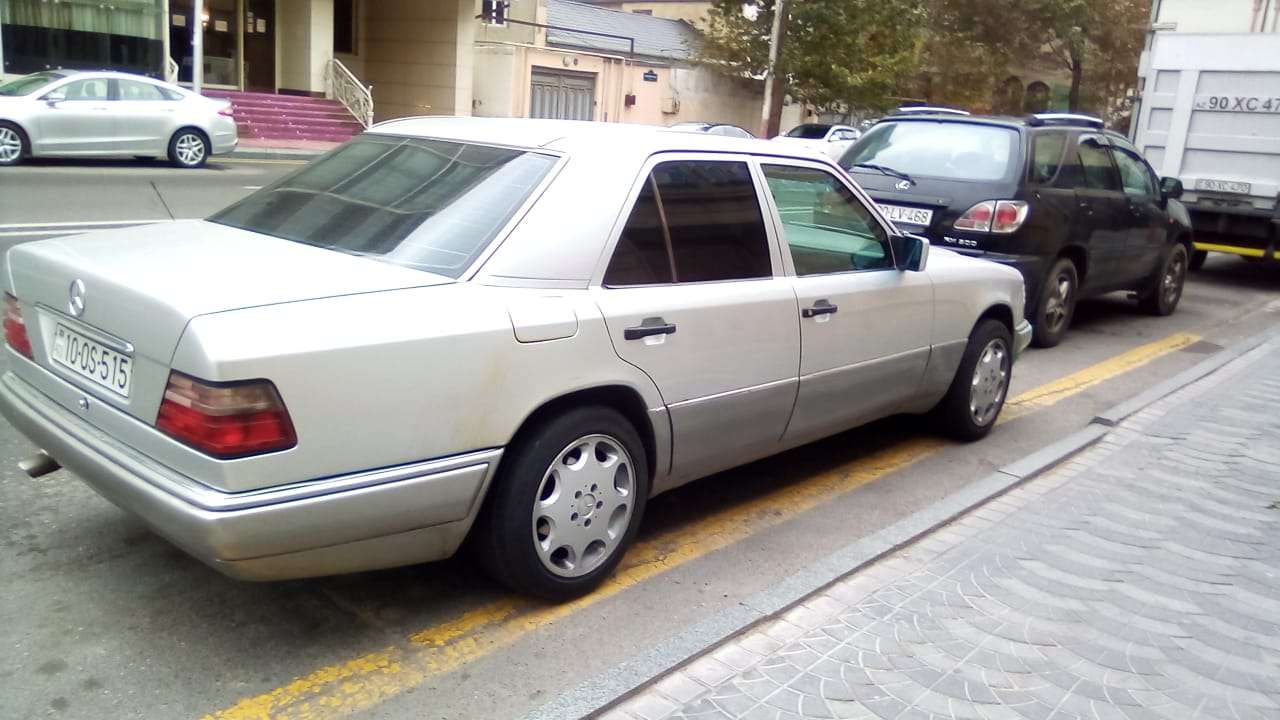 Mercedes E 220, 1995 il, 2.2 L, 350 000 km