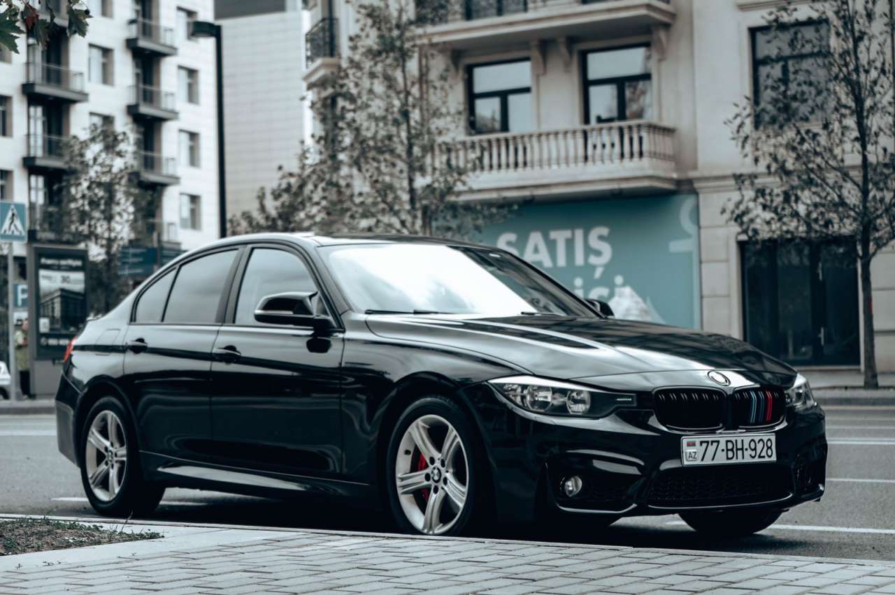 BMW 328, 2012 il, 2.0 L, 215 652 km