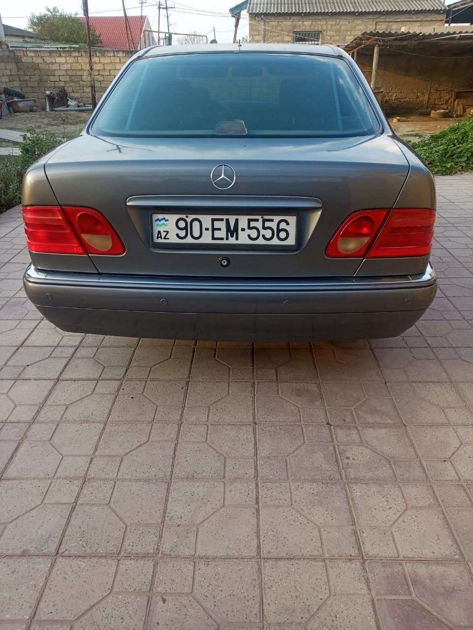 Mercedes E 240, 1997 il, 2.4 L, 365 000 km
