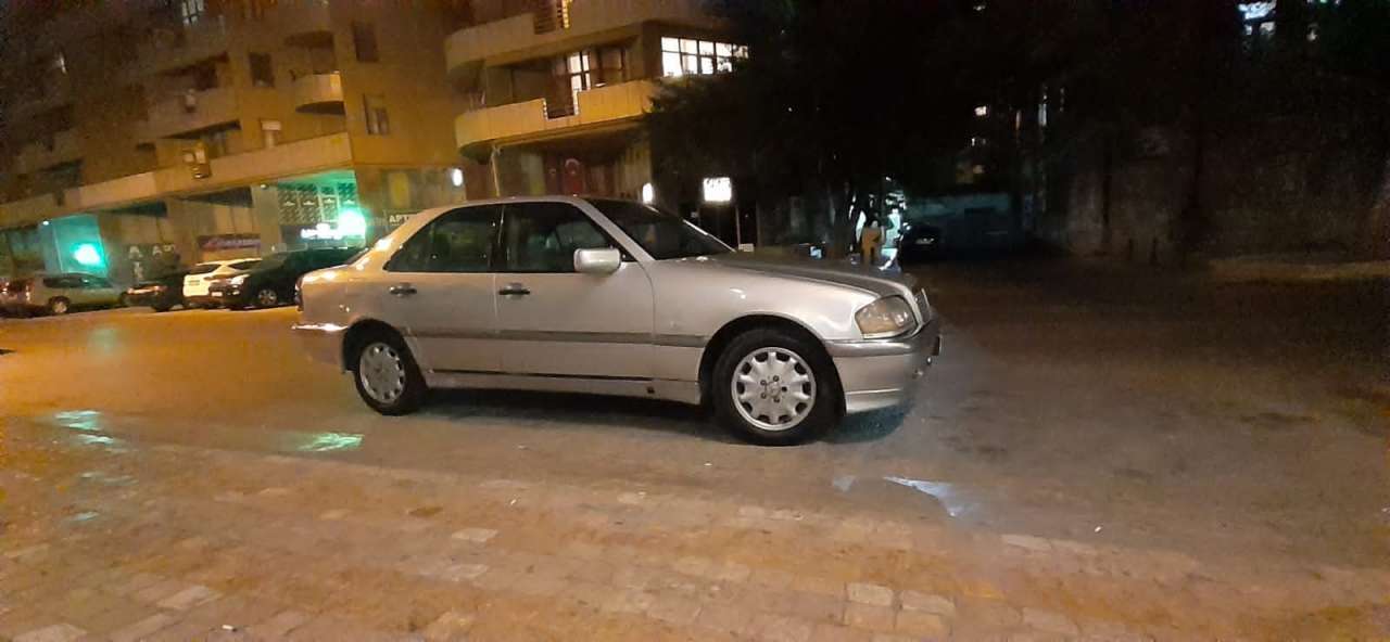 Mercedes C 220, 1998 il, 2.2 L, 460 000 km