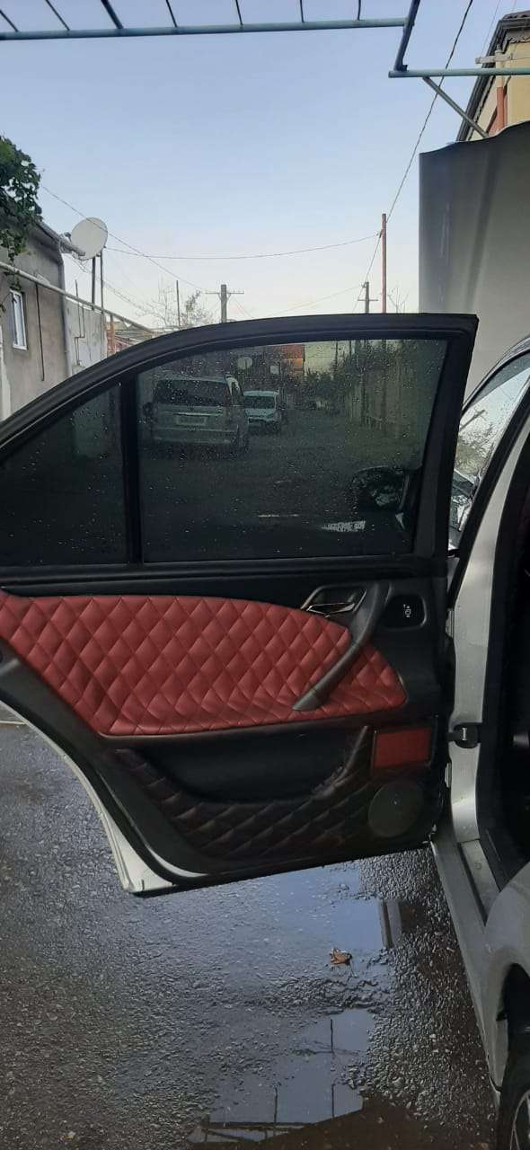 Mercedes E 320, 2001 il, 3.2 L, 424 395 km