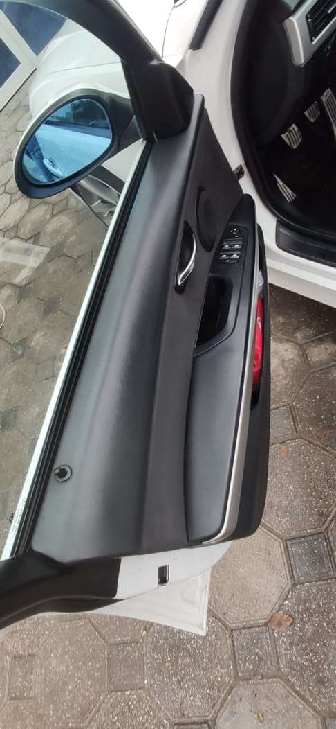 BMW 320, 2006 il, 2.0 L, 284 000 km
