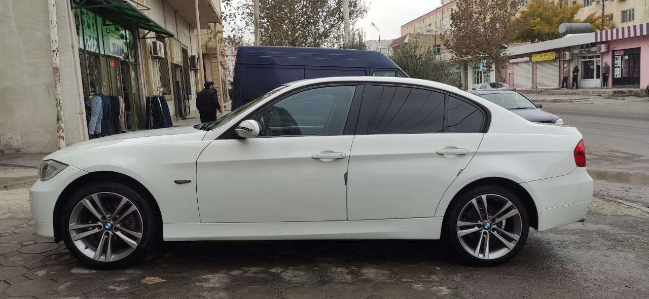 BMW 320, 2006 il, 2.0 L, 284 000 km