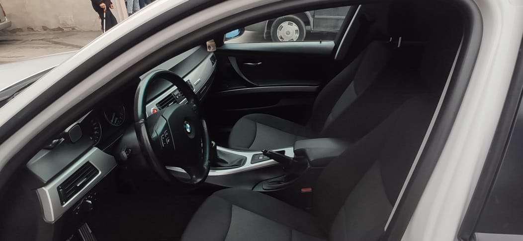 BMW 320, 2006 il, 2.0 L, 284 000 km
