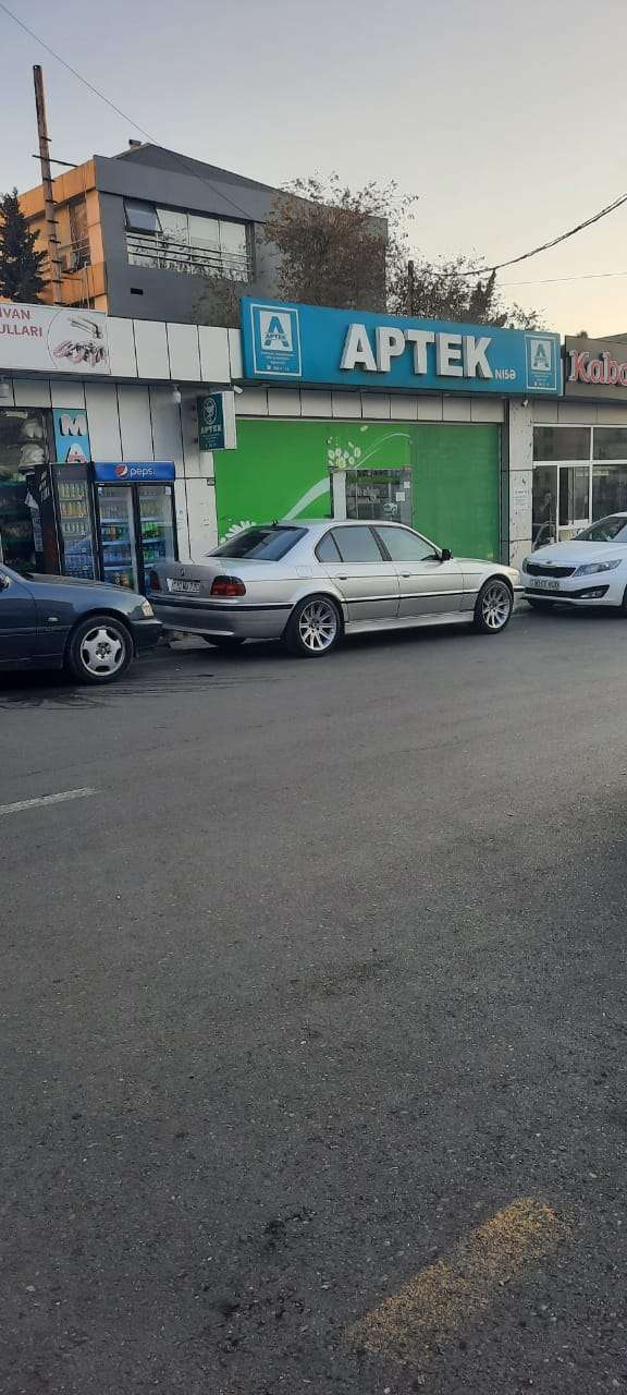 BMW 730, 2001 il, 2.9 L, 224 000 km