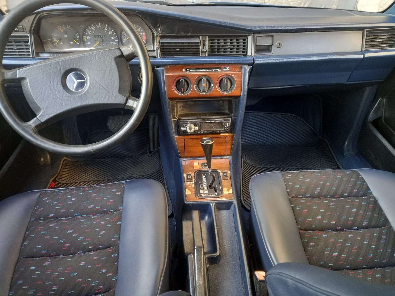 Mercedes 190, 1991 il, 2.0 L, 350 000 km