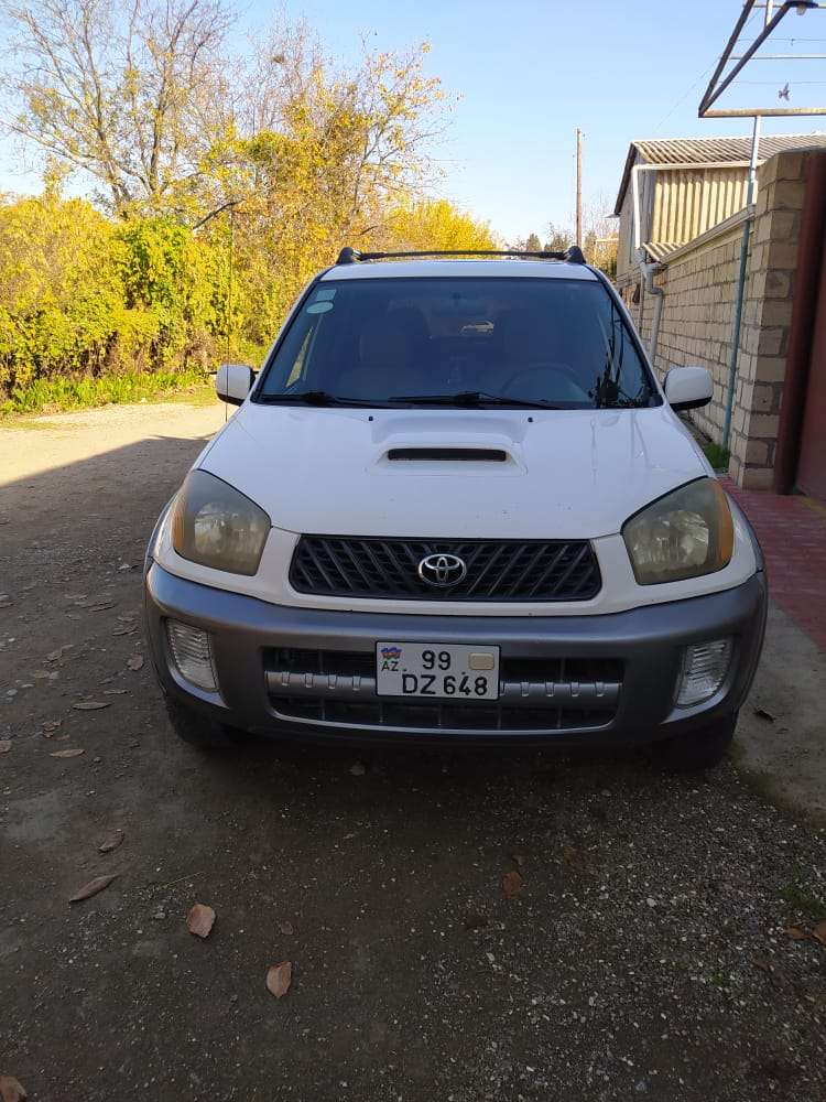 Toyota RAV4, 2003 il, 2.0 L, 350 000 km
