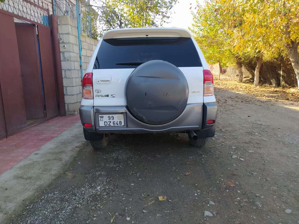 Toyota RAV4, 2003 il, 2.0 L, 350 000 km