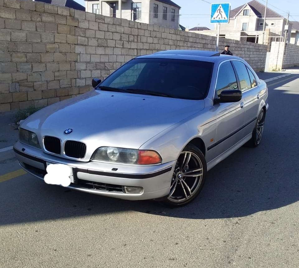 BMW 528, 1997 il, 2.5 L, 319 000 km