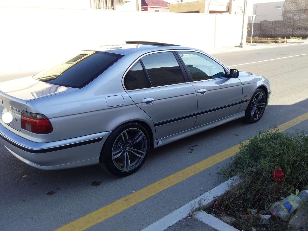 BMW 528, 1997 il, 2.5 L, 319 000 km