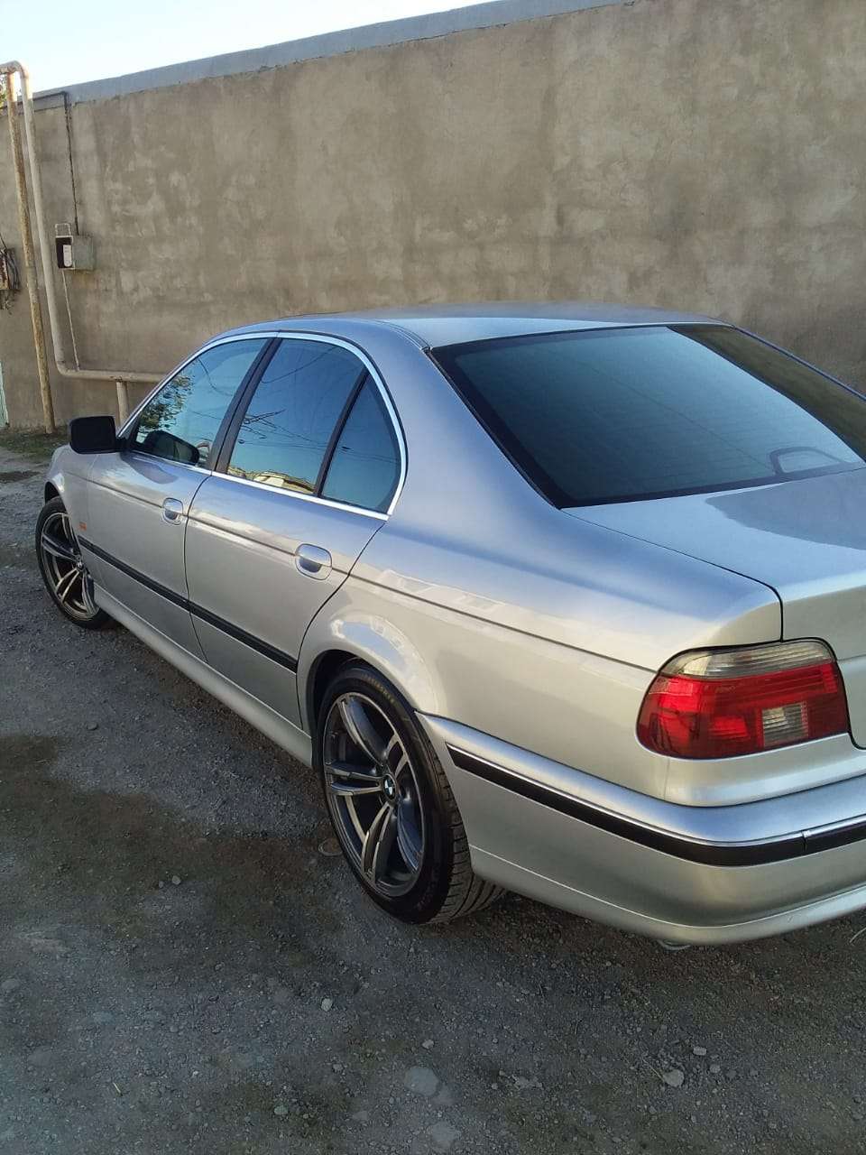 BMW 528, 1997 il, 2.5 L, 319 000 km
