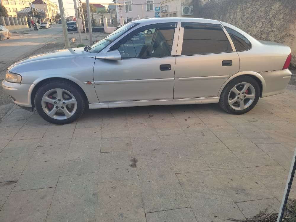 Opel Vectra, 1999 il, 1.6 L, 412 000 km