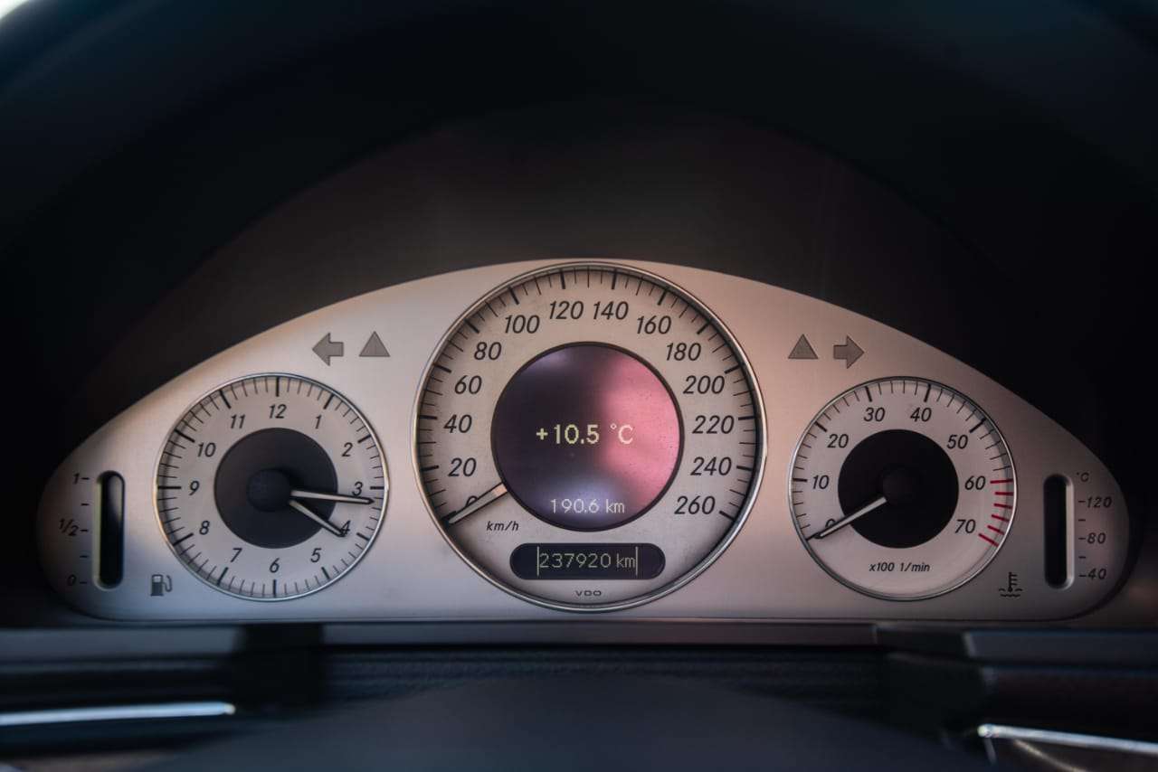 Mercedes E 240, 2002 il, 2.6 L, 251 000 km
