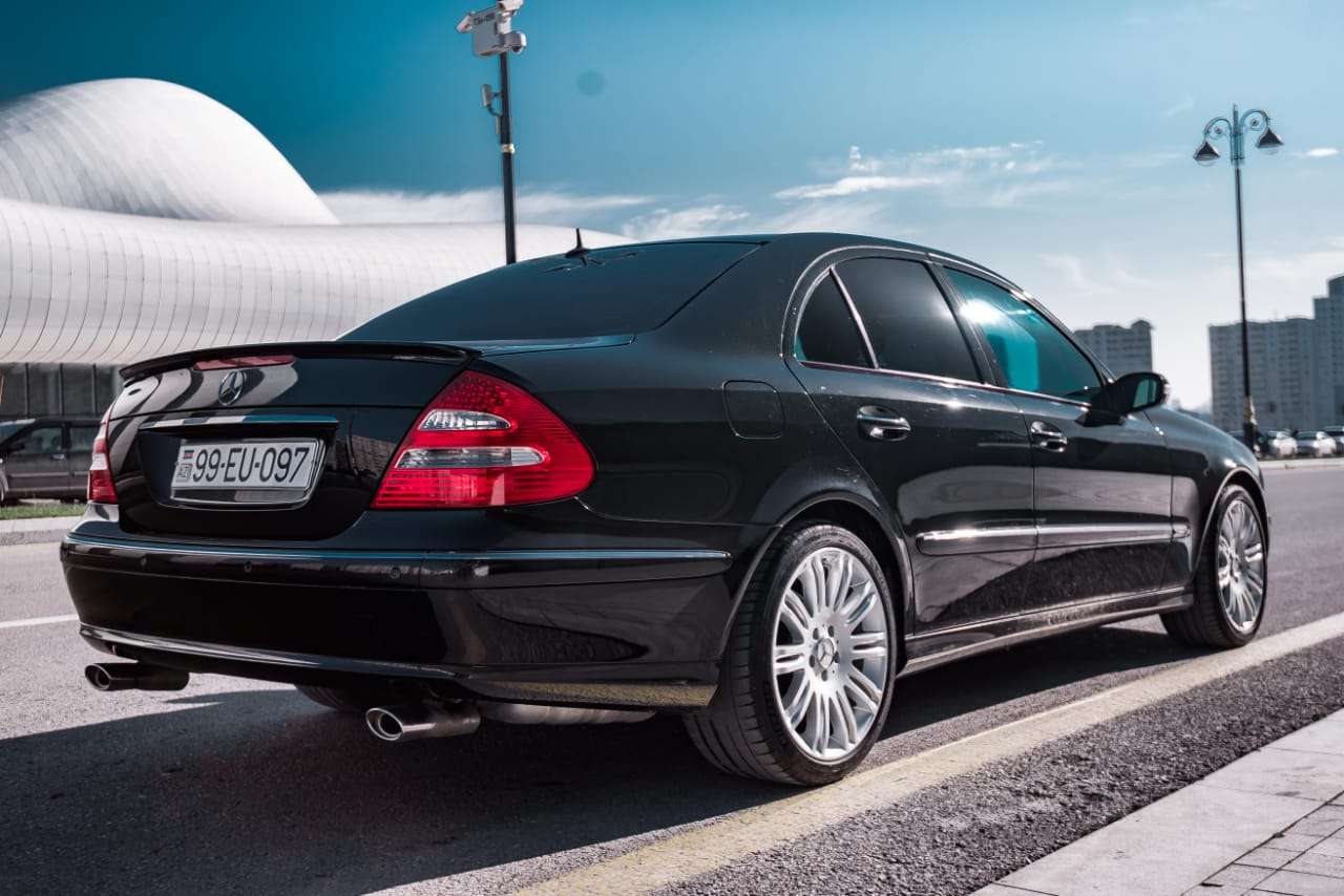 Mercedes E 240, 2002 il, 2.6 L, 251 000 km