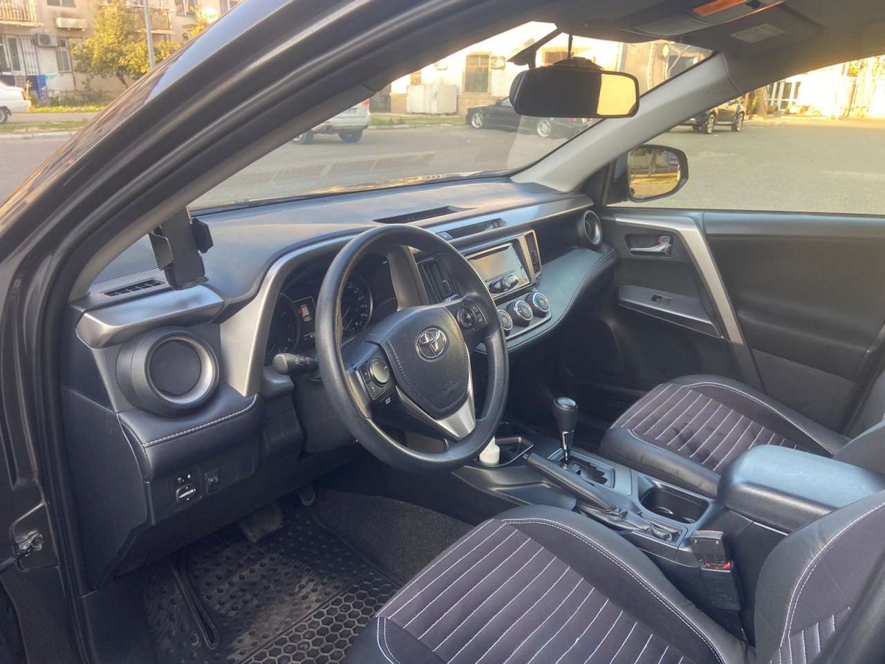 Toyota RAV4, 2018 il, 2.0 L, 83 000 km