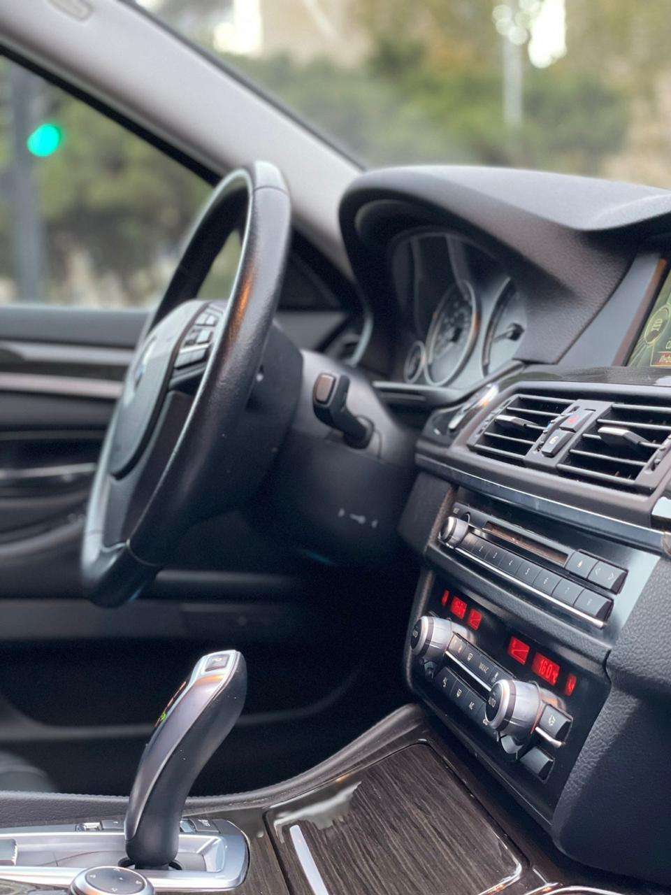 BMW 528, 2012 il, 2.0 L, 82 000 km