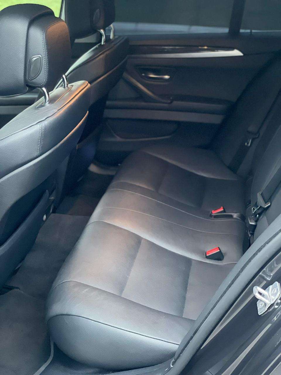 BMW 528, 2012 il, 2.0 L, 82 000 km