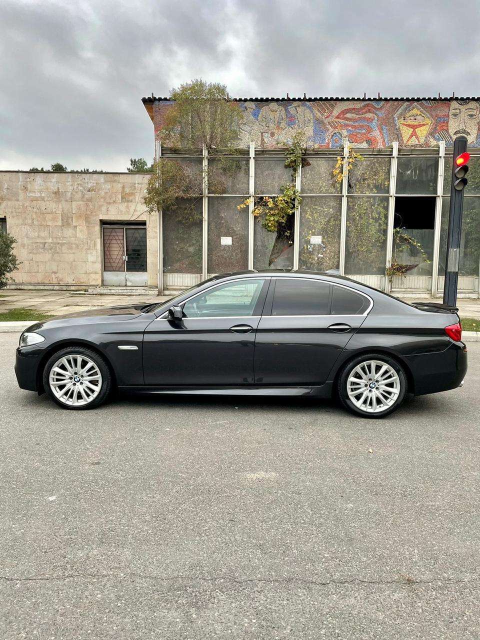 BMW 528, 2012 il, 2.0 L, 82 000 km