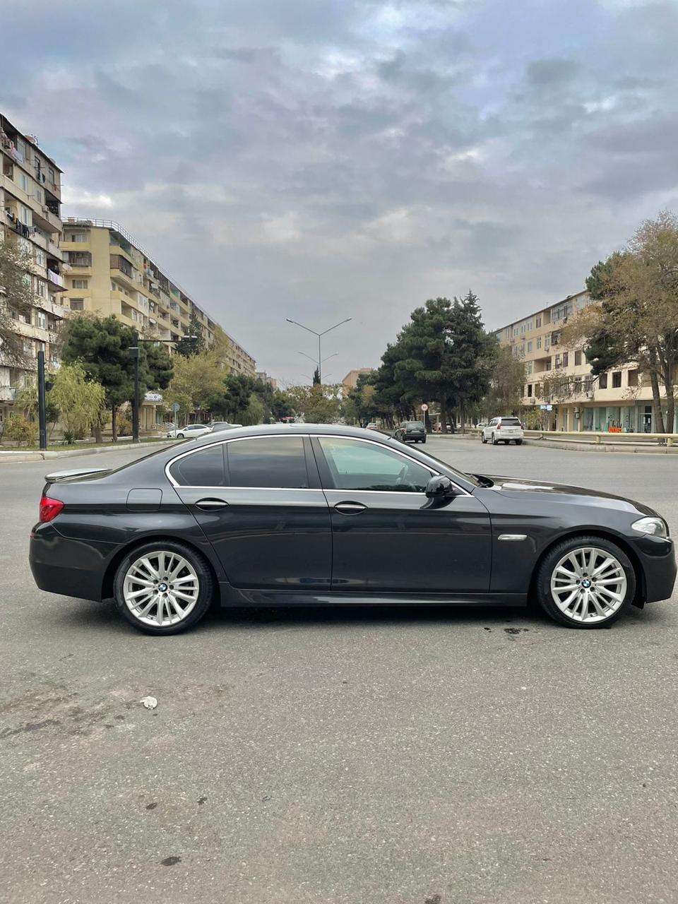BMW 528, 2012 il, 2.0 L, 82 000 km