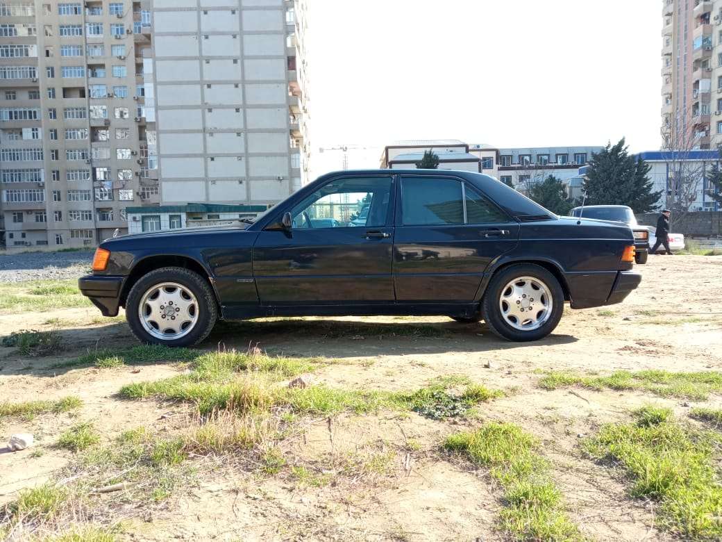 Mercedes 190, 1993 il, 2.0 L, 426 618 km