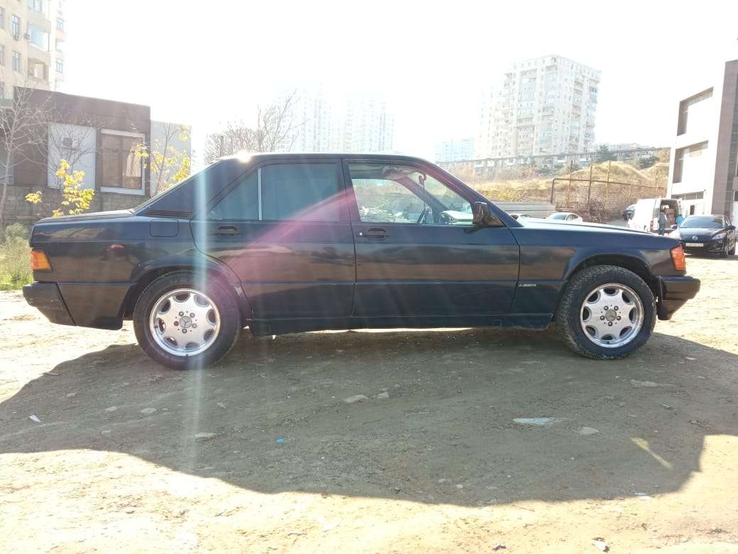 Mercedes 190, 1993 il, 2.0 L, 426 618 km