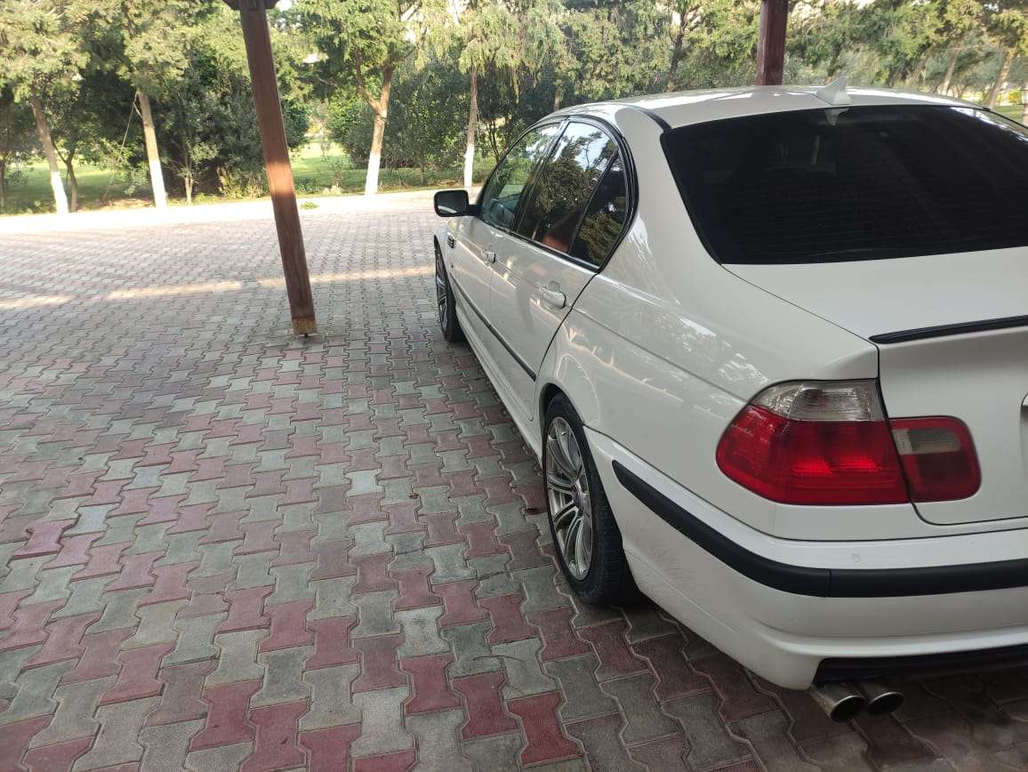 BMW 320, 2001 il, 2.2 L, 309 000 km