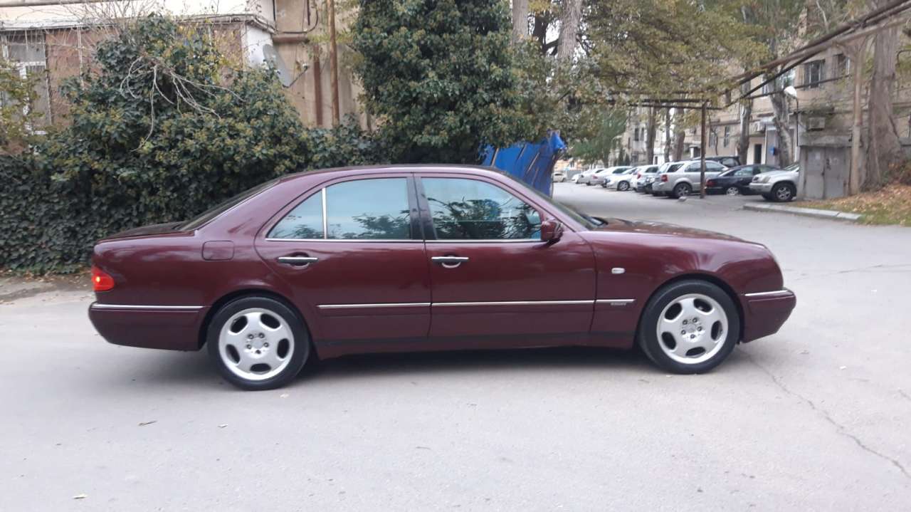Mercedes E 230, 1997 il, 2.3 L, 290 000 km