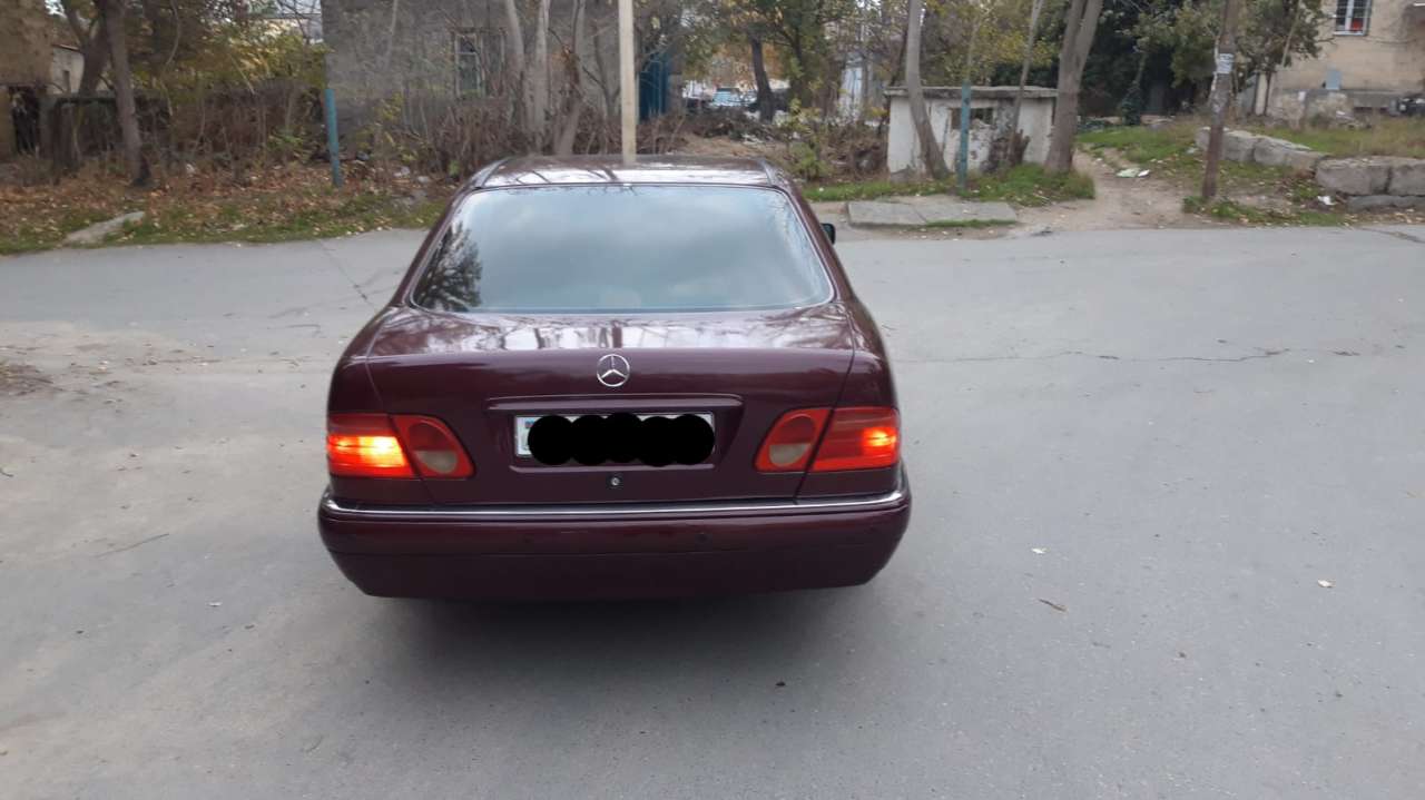 Mercedes E 230, 1997 il, 2.3 L, 290 000 km